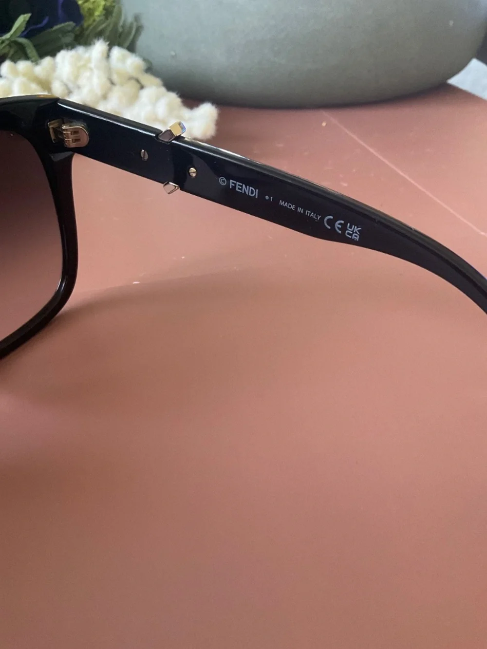Fendi - Fendi O’Lock - Square Sunglasses - Black - Sunglasses